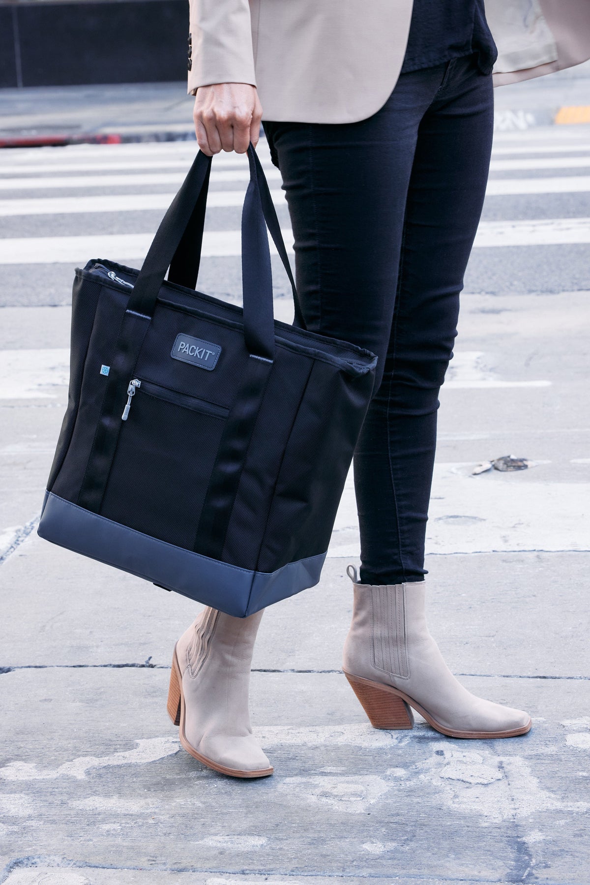freezable-carry-tote-k9 freezable-carry-tote-black-gray-lifestyle-city-bag-only.jpg
